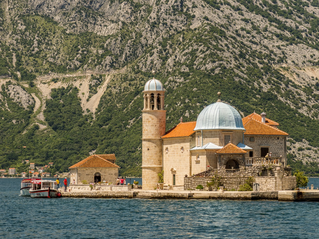 Рисан. Рисан Черногория. Город Рисан Черногория. Рисан Черногория фото. Город Рисан Черногория фото.